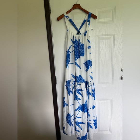 QMP Moda Blue white floral tiered drop waist maxi Dress - Picture 3 of 7